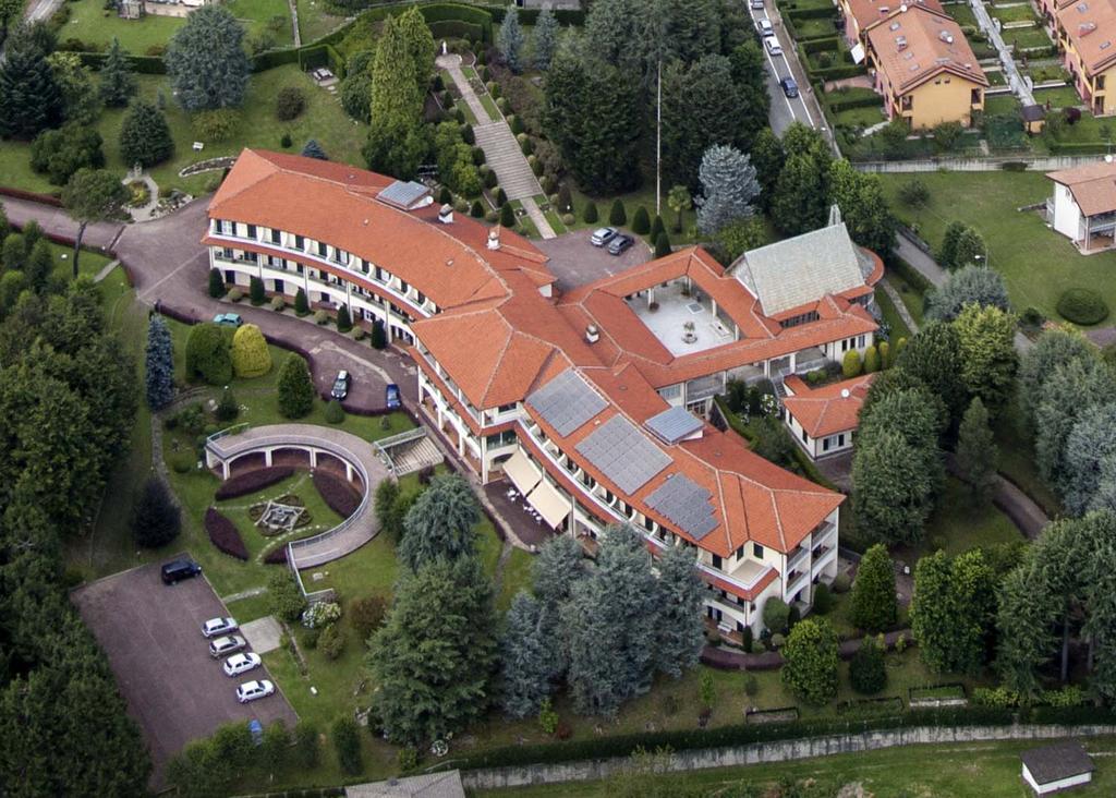 Centro Di Spiritualita Maria Candida Armeno Exteriör bild