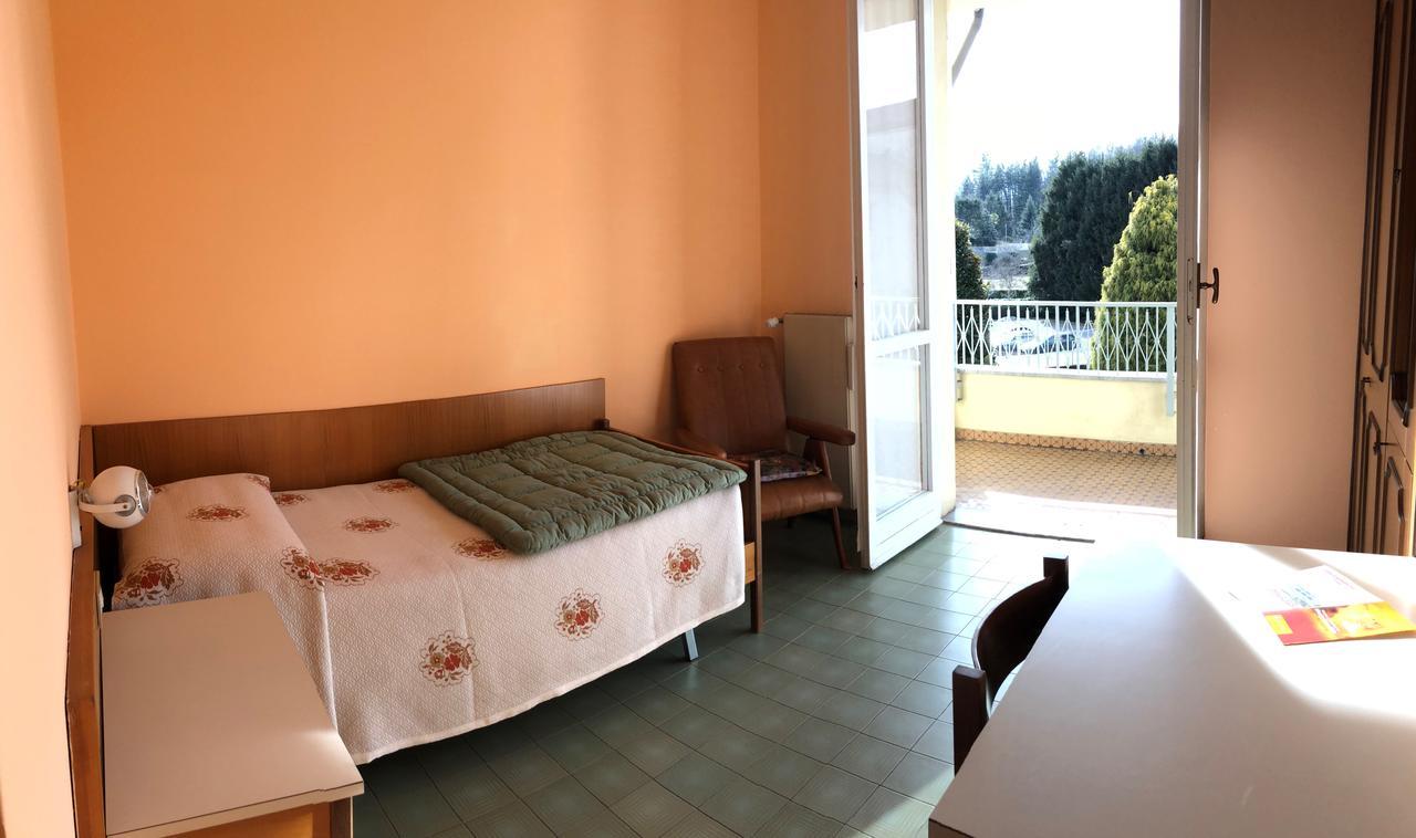 Centro Di Spiritualita Maria Candida Armeno Exteriör bild